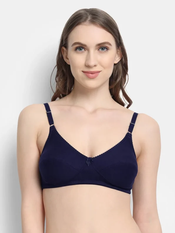 Double layered seamed bra with trimmed lace at the end Navy Blue